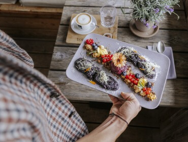 TOM Almhütte, Schwarzbeernockerl, Heidelbeertatscherl