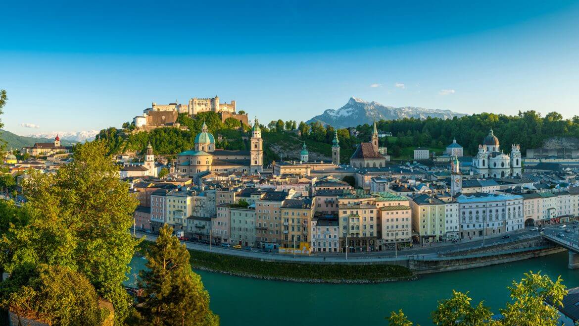 Salzburg vom Kapuzinerberg aus - Altstadt, Salzach und Festung