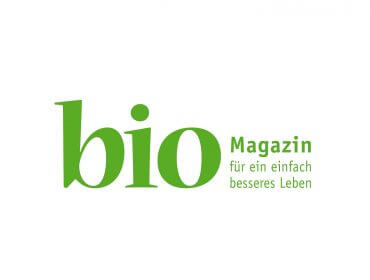Der grüne Text lautet Bio Magazin für ein einfach besseres Leben auf weißem Hintergrund.