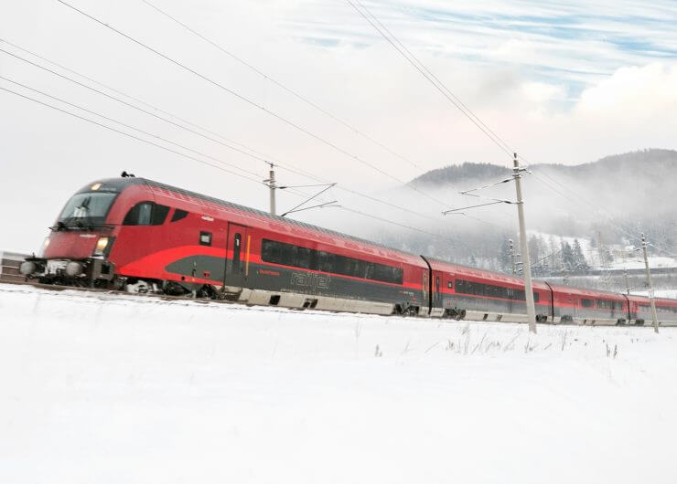 Nachhaltiger Urlaub im SalzburgerLand: ÖBB Railjet im Winter © ÖBB | Harald Eisenberger