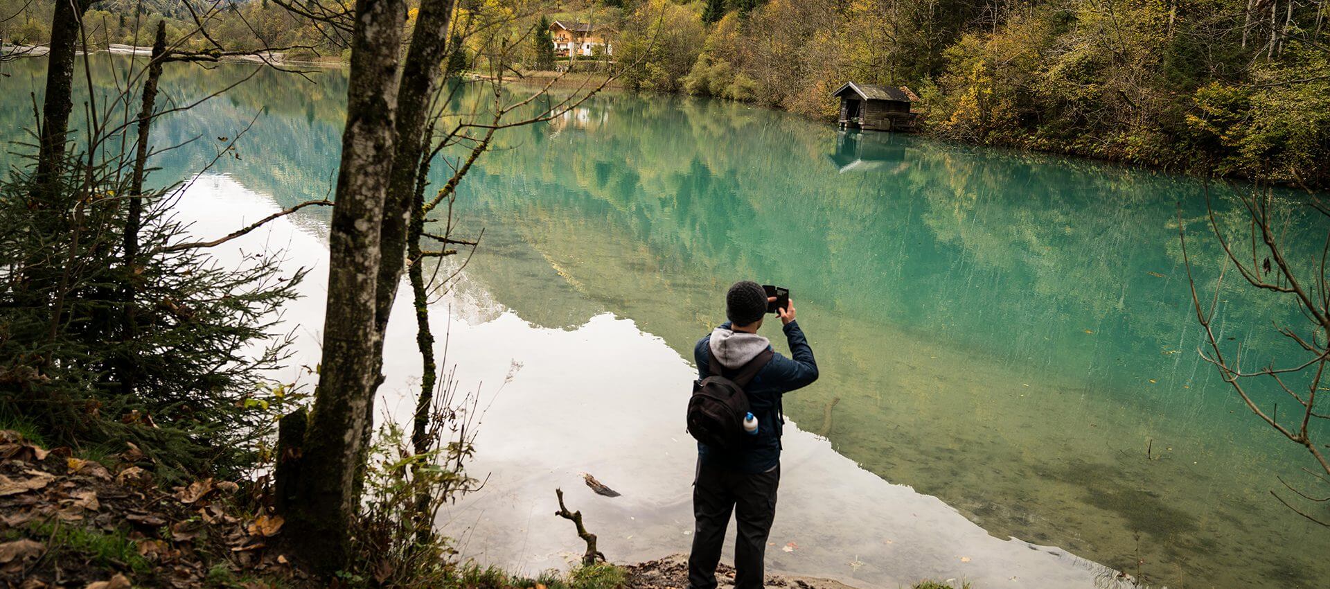 Türkisblaues Wasser im Klammsee