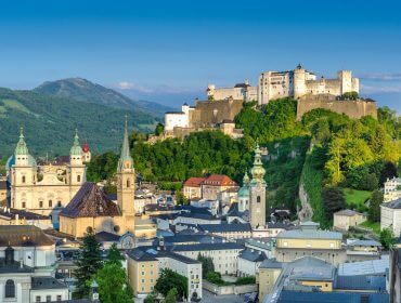 Blick vom Mönchsberg auf die Festung Hohensalzburg und die Salzburger Altstadt (c)Tourismus Salzburg GmbH, G.Breitegger