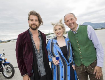 Life Ball Flieger Salzburg LIFE BALL Touchdown