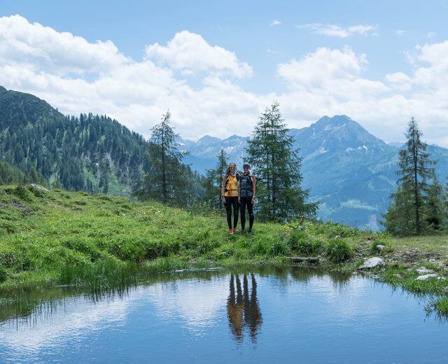 Maggy und Anja am Weg zum Lackenkogel