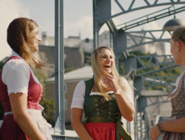 Bauernherbst_Spot 2025_Titelbild Bauernherbst im SalzburgerLand, drei Damen im Dirndl