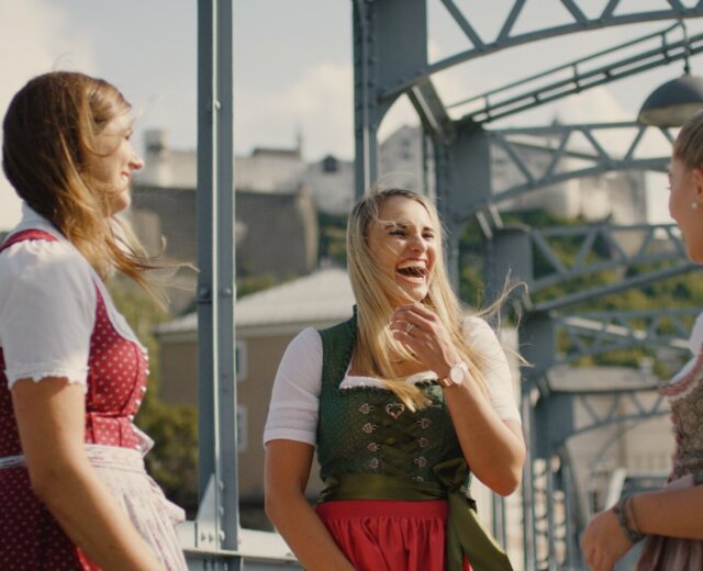 Bauernherbst_Spot 2025_Titelbild Bauernherbst im SalzburgerLand, drei Damen im Dirndl