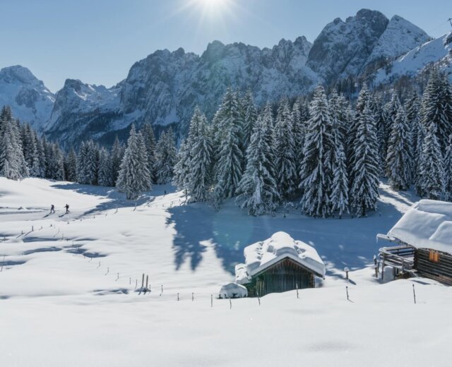 Winterliche Hüttenlandschaft im SalzburgerLand Winterliche Hüttenlandschaft im SalzburgerLand