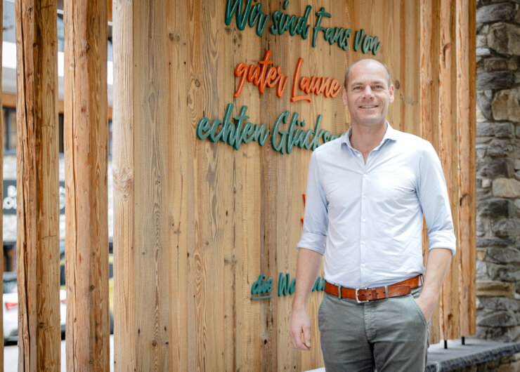 Ski-Legende Michael Walchhofer in einem seiner Hotels