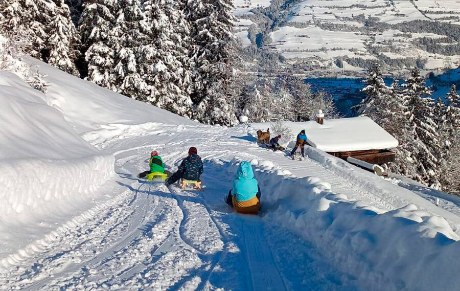 Spaß im Winter bei der Almlieslhütte in Mittersill (c) Almliesl