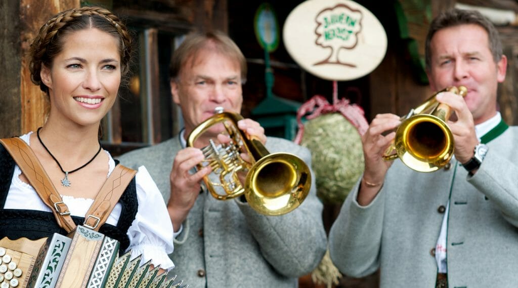 traditional bauernherbst musicians