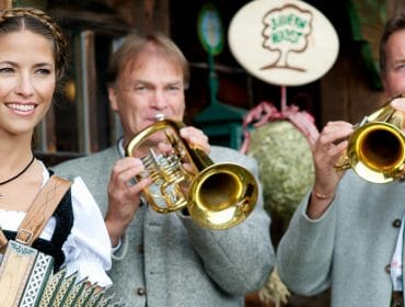 traditional bauernherbst musicians