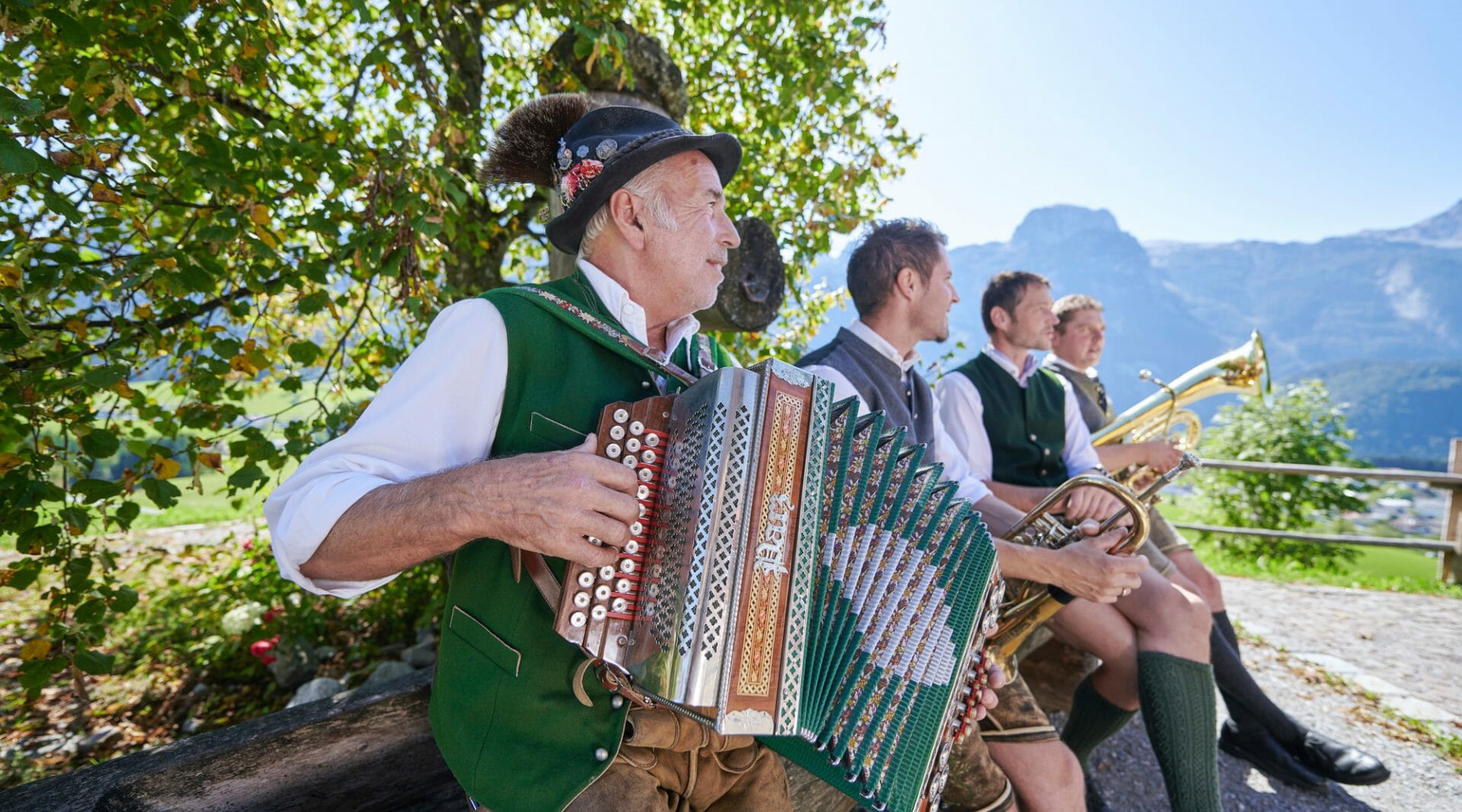 Culture in the mountains: music, dance and traditions transform the ...