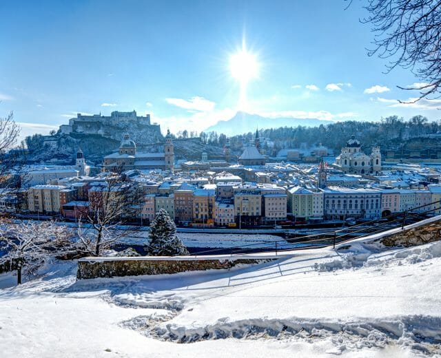 Stadtpanorama im Winter