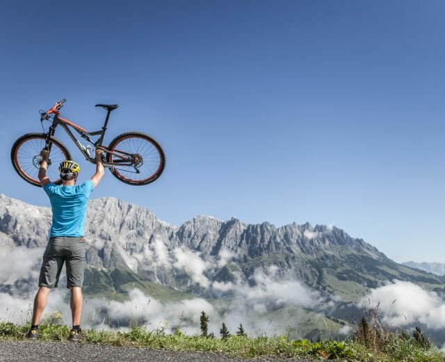hochkönig-sommer-biken Biker on the Hochkoenig