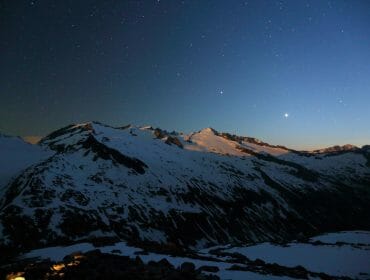 a snow covered mountain