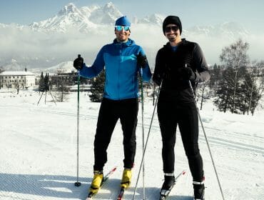 Explorer-Best-Mountain-Artists Konstantin and Thorsten are cross-country skiing