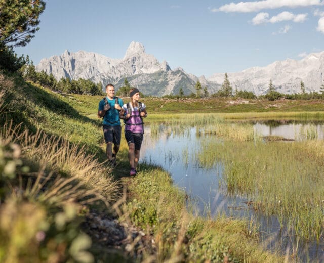 Couple hiking on the Gerzkopf in Eben im Pongau