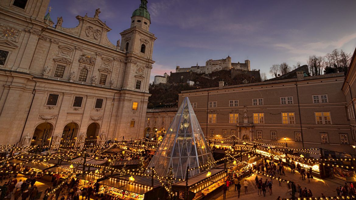 Salzburg város leghíresebb adventi vására, a Christkindlmarkt.