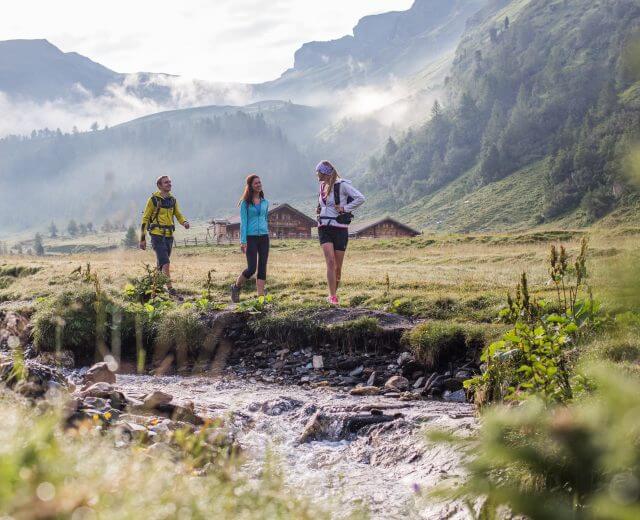 Túrázók Raurisertalban