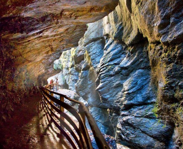 A vadregényes Liechtensteinklamm szurdok