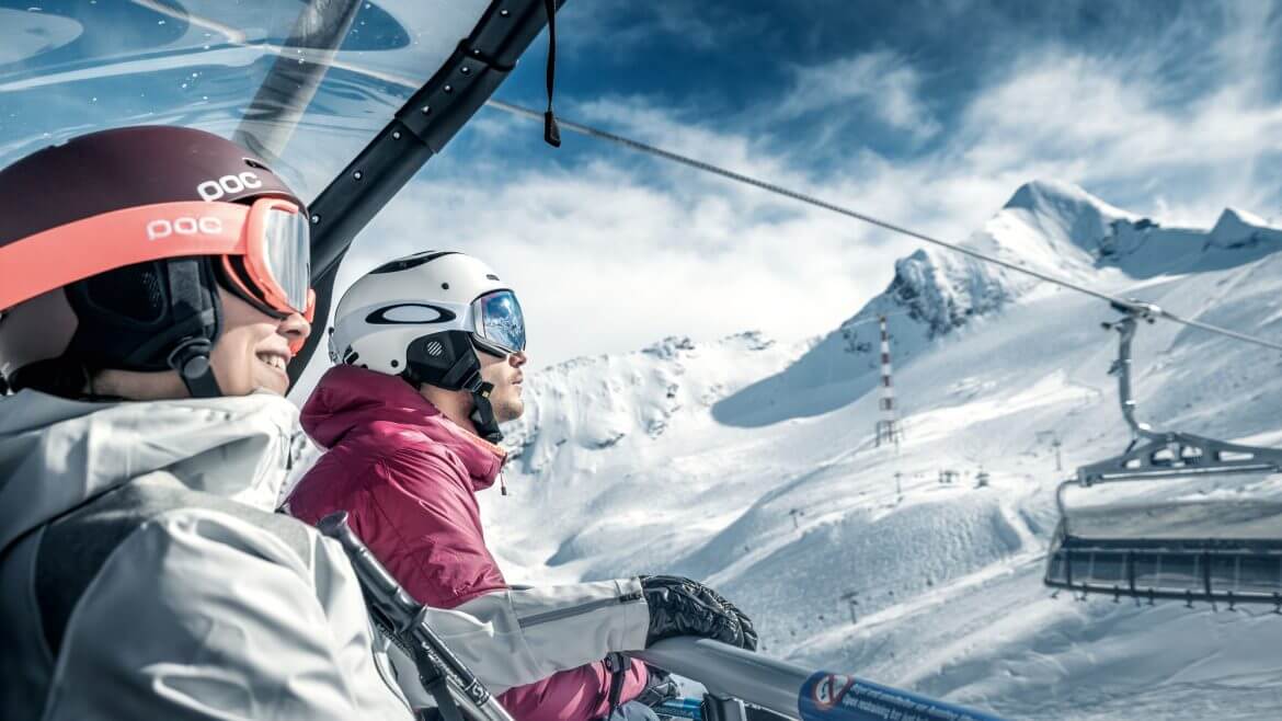 Kitzsteinhorn – Skifahrer am Gletscherjet3 am Kitzsteinhorn - Síelés a Gletscherjet3-mal