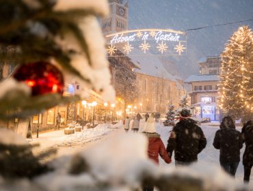 Advent idején díszbe öltöznek az utcák Gasteinben