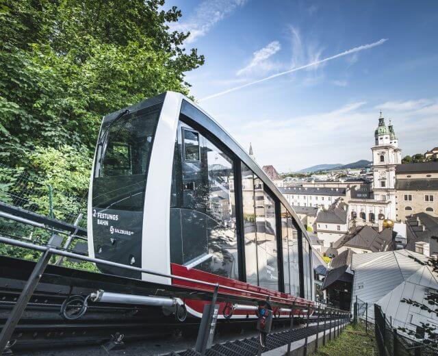 FestungsBahn III (c) Salzburg AG Modern sikló visz föl a salzburgi várba