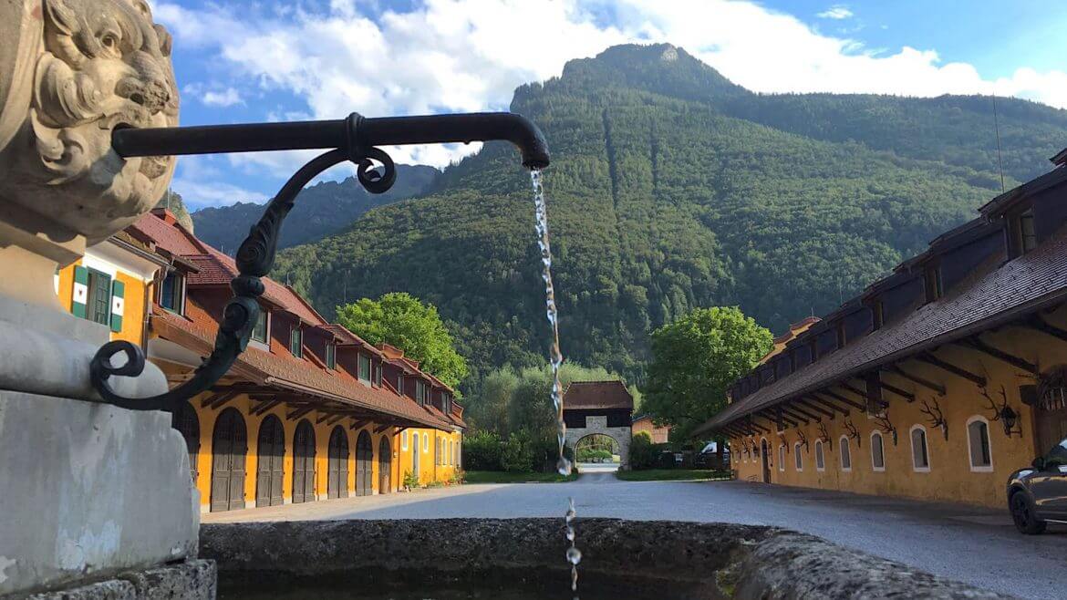 Folgen die Reitern, die Wasser aus den Quellen des Untersbergs holen - Az Untersberg forrásaitól vizet szállító lovasok nyomában