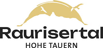rauris_4c_blk_CMYK_mini A Hohe Tauern-hegységben fekvő Raurisertal logója, amelyen egy stilizált hegyi sziluett és két szárnyaló madár látható.