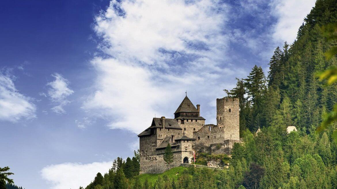 Finstergrün vára egyike a Salzburgi Lungau látványosságainak