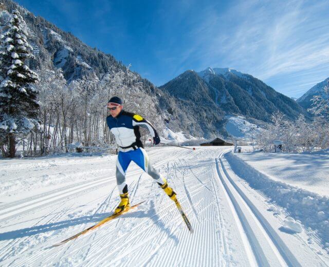 Sífutás Grossarltalban a gyönyörű téli táj ölelésében.