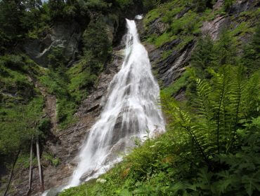 A Kreealm vízesés könnyen megközelíthető gyalog is, Kreealmwasserfall