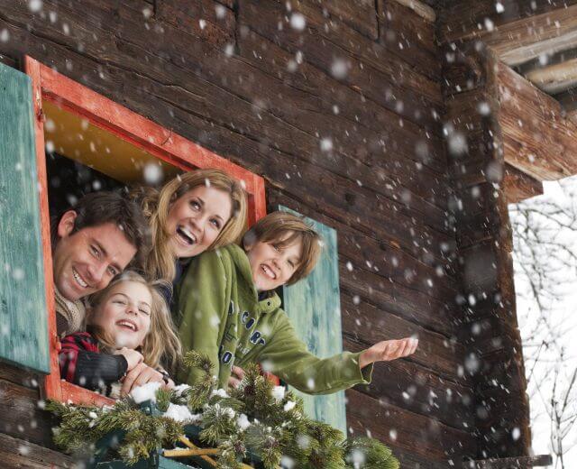 Der Blick aus dem Fenster, wenn der erste Schnee fällt