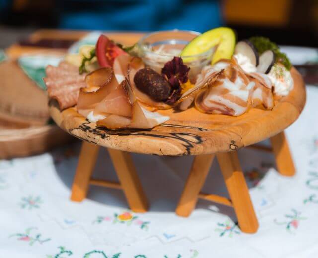 Alpesi uzsonna Obertauernben