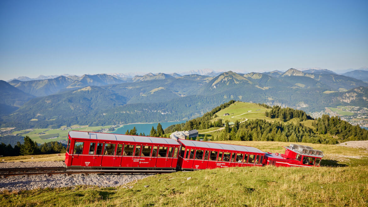 A Schafbergbahn fogaskerekűvel a Wolfgangsee tó régiójában