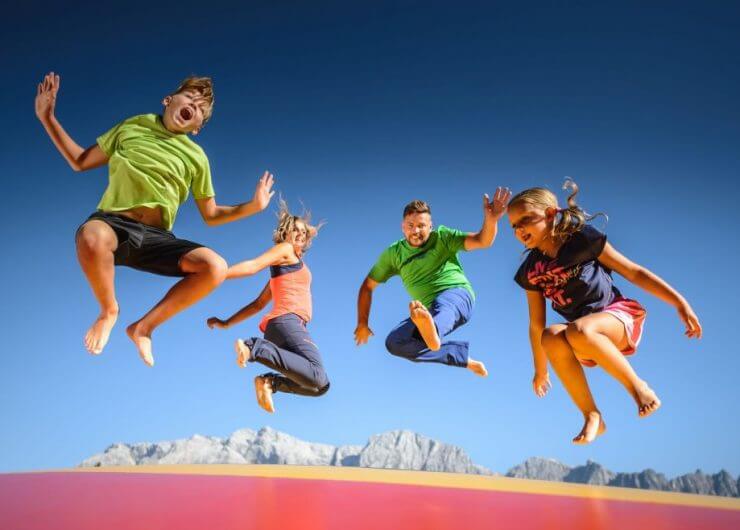 Toni alpesi játszótere egy csodálatos játszótér és szórakoztató park a hegyekben
