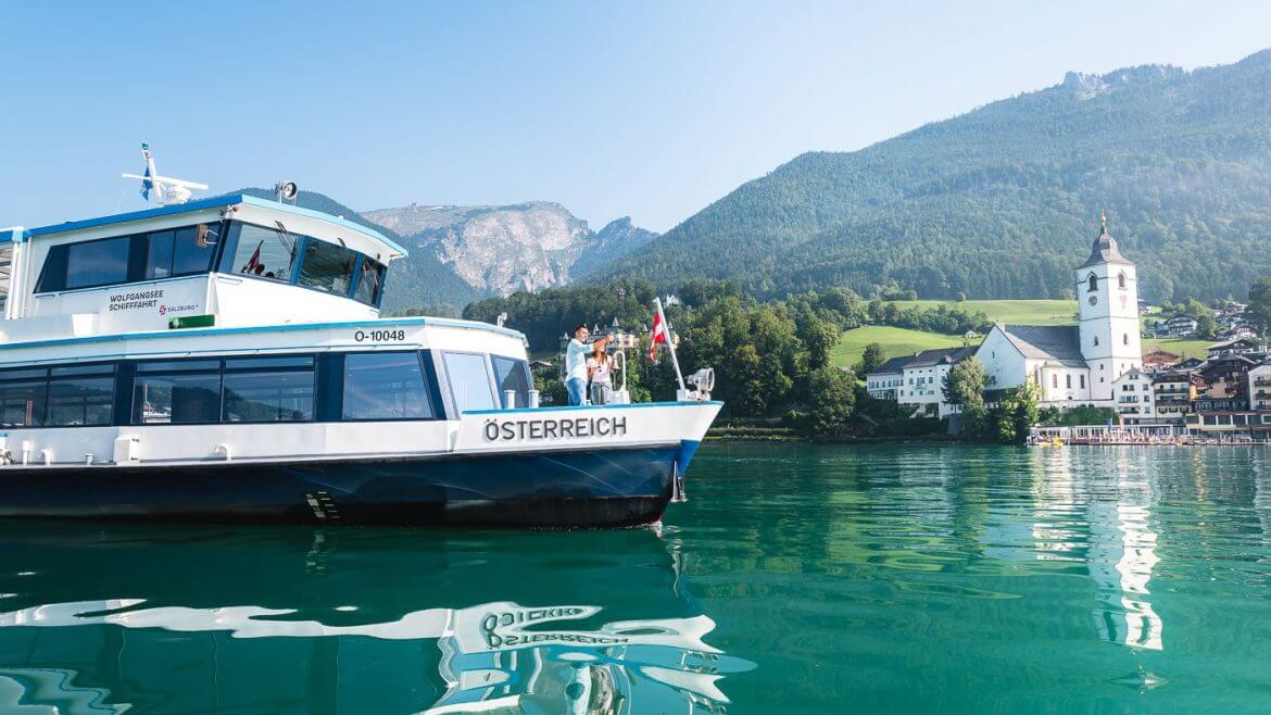 Ausztria legnagyobb belvízi flottájaként a WolfgangseeSchifffahrt hét megállóhelye spontán fel- és leszállásra invitálja Önt