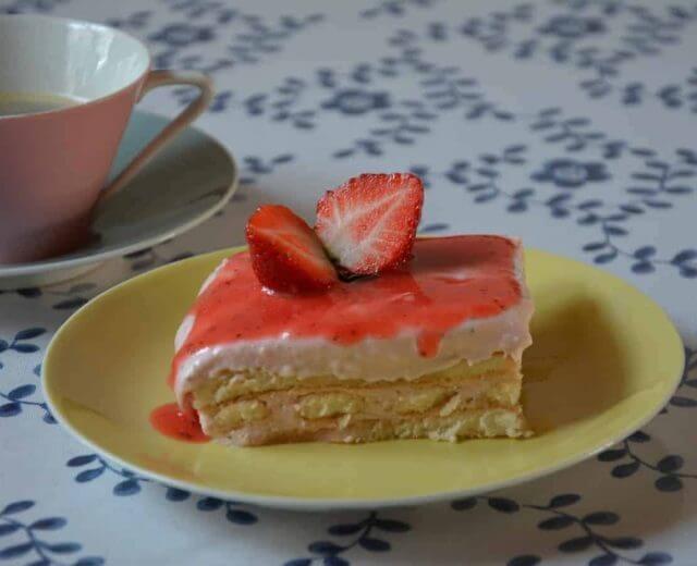 Epertiramisu babapiskótából és eperkrémből