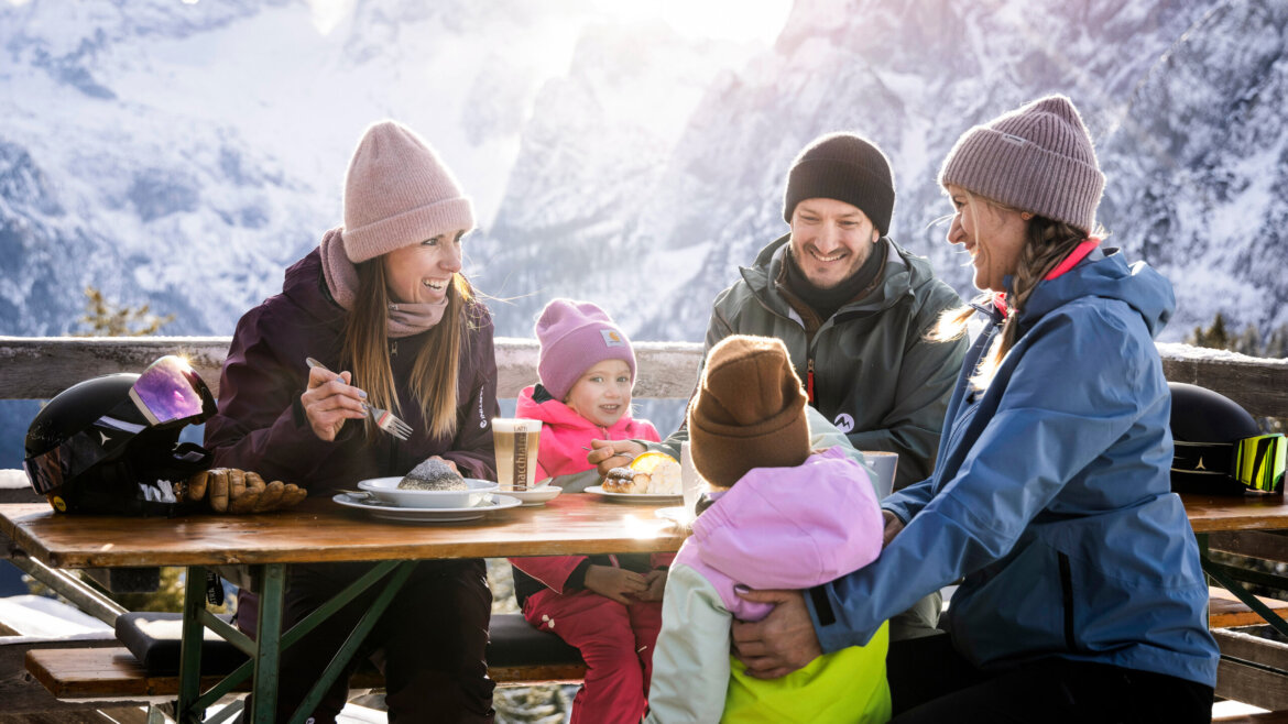 Pihenő egy hegyi hüttében a Dachstein West síterületen
