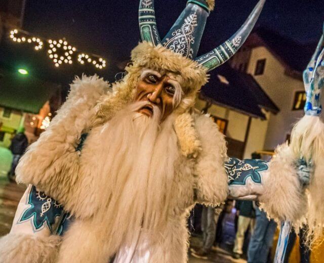 Salzburg tartomány adventi és karácsonyi hagyományai Salzburg tartomány adventi és karácsonyi hagyományai régi időkre tekintenek vissza.