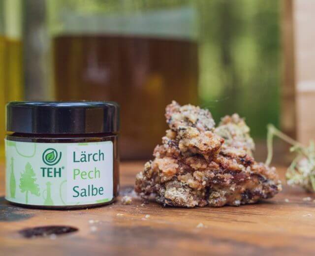 A fenyőgyanta kenőcs igazi gyógymód a természettől.