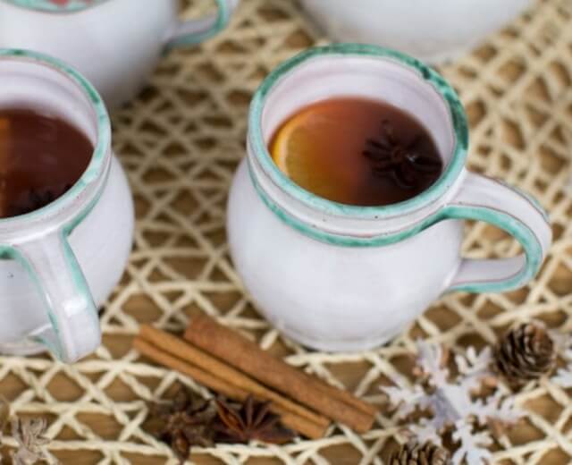 Az aromás fűszeres puncs csodálatosan felmelegít Az aromás fűszeres puncs csodálatosan felmelegít.