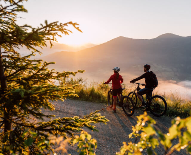 St. Johann kerékpárútvonalain Fantasztikus panorámákban gyönyörködhetünk St. Johann kerékpárútvonalain