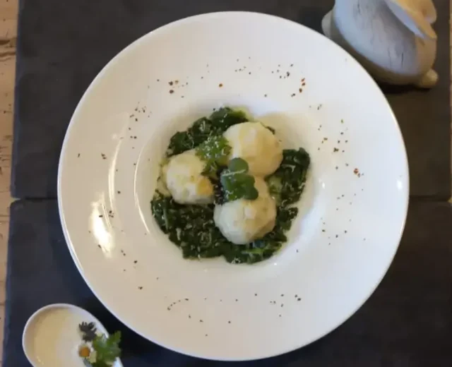 Spenóttal töltött burgonyagombóc-jpg Spenóttal töltött burgonyagombóc