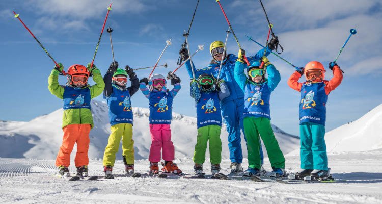 Gastein síiskoláiban a gyerekeknek lehetőségük van arra, hogy szórakoztató módon tanuljanak meg síelni 