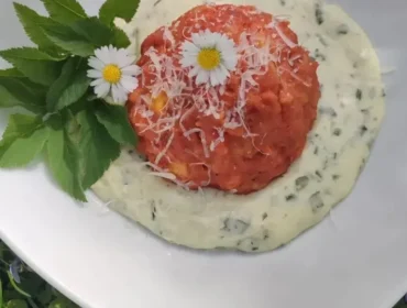 Céklagombóc sajtmártással Céklagombóc sajtmártással