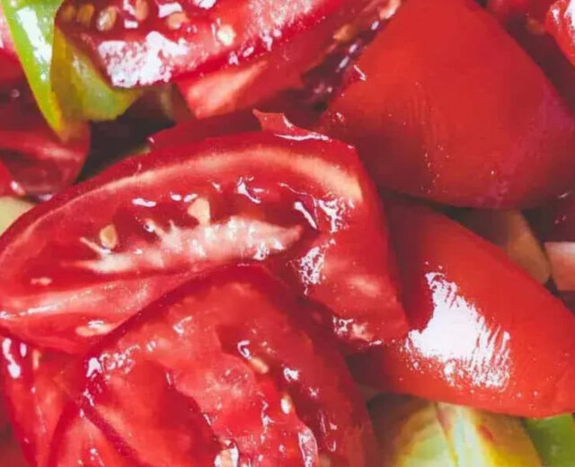 Gazpacho Hideg zöldségleves uborkával, paradicsommal és paprikával