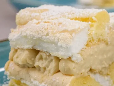 Osztrák Kardinalschnitte különleges változata, ahol a zeller aromája és a kávé füstös jegyei harmonikusan találkoznak