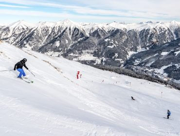 Sciatori sulle piste dello Stubnerkogel a Dorfgastein