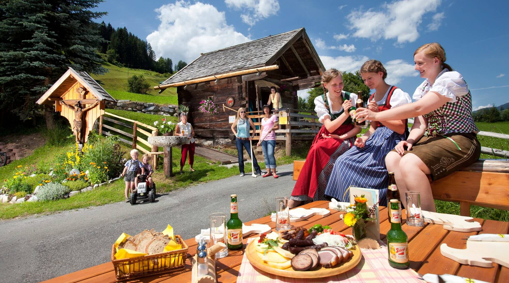 Merenda all'aperto in fattoria